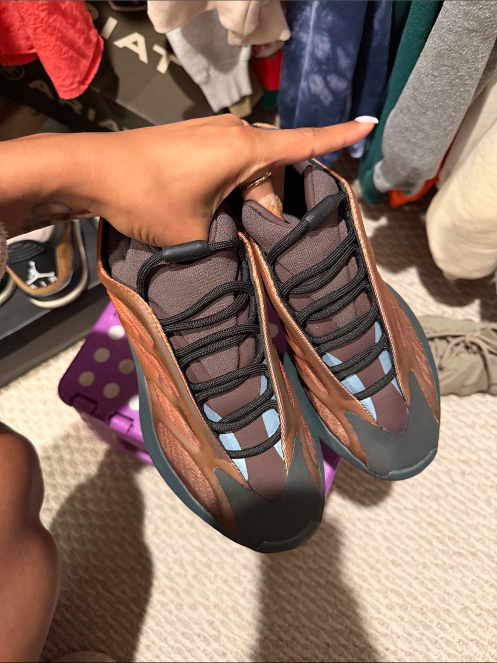 Adidas Yeezy 700 V3